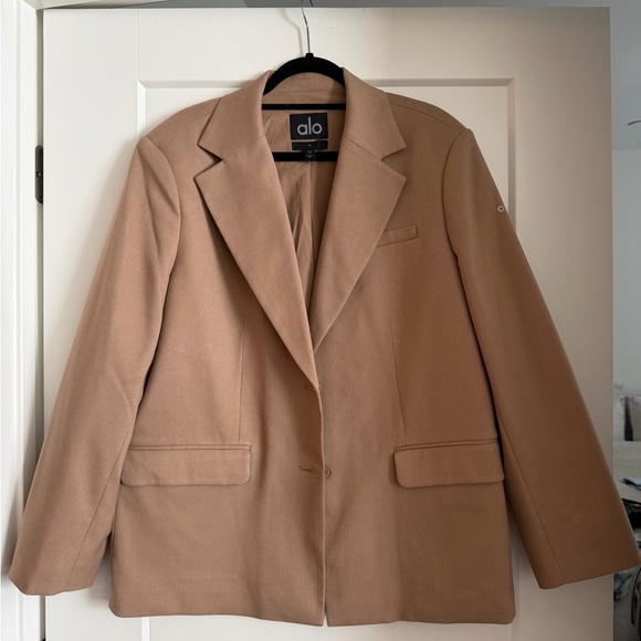 Alo First Class Blazer, Toasted Almond, Size M - Picture 4 of 5